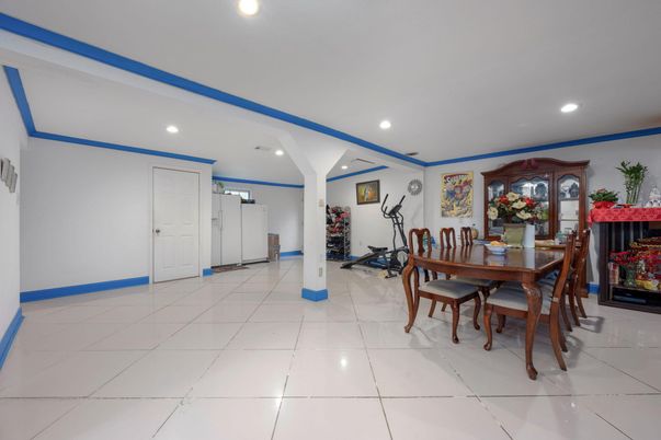 Dining room, Interior, Recessed Lighting