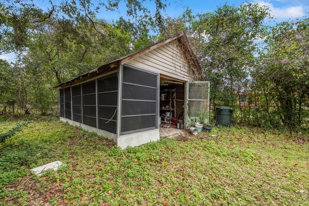 Backyard, Exterior