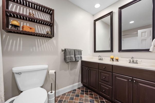 Bathroom, Dual Sink Vanities, Interior, Recessed Lighting