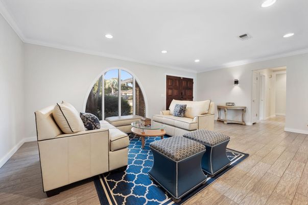 Interior, Living room, Recessed Lighting, Wood Texture Flooring