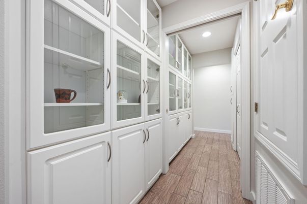 Interior, Recessed Lighting, Wood Texture Flooring