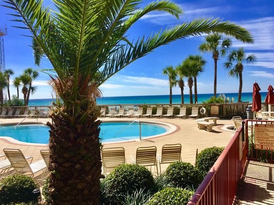 Exterior, Pool, Water