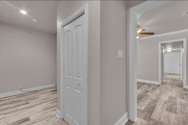 Interior, Recessed Lighting, Wood Texture Flooring