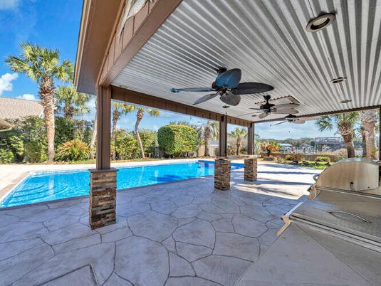 Exterior, Pool
