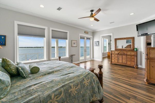 Bedroom, Interior, Recessed Lighting, Water, Wood Texture Flooring