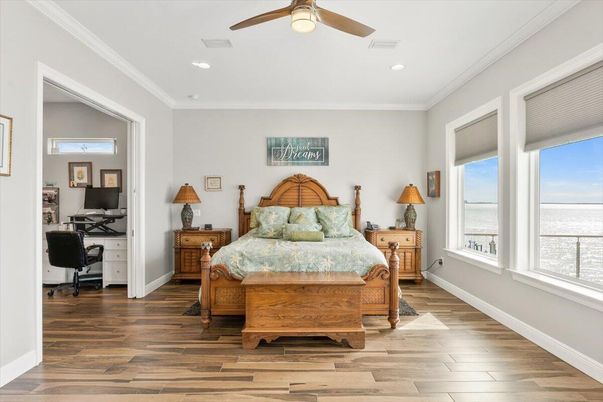 Bedroom, Home Office, Interior, Recessed Lighting, Wood Texture Flooring