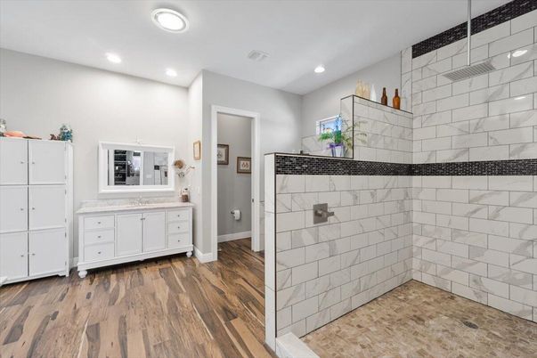 Bathroom, Interior, Recessed Lighting, Wood Texture Flooring