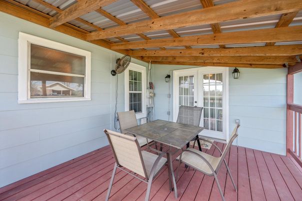 Exterior, Wooden Beams