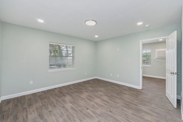 Empty room, Interior, Recessed Lighting, Wood Texture Flooring