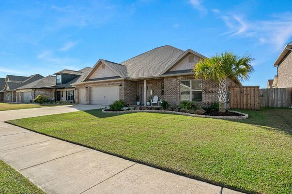 Attached, Exterior, Facade, Brick Facade, Ranch
