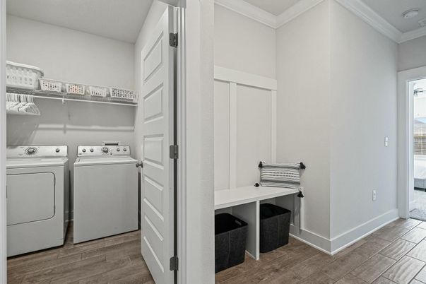 Interior, Utility Closets, Washer, Wood Texture Flooring