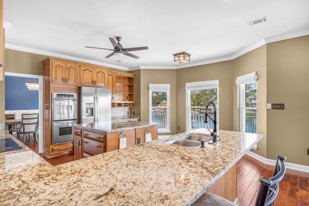 Dining room, Interior, Kitchen, Stainless Steel Appliances, Wood Texture Flooring