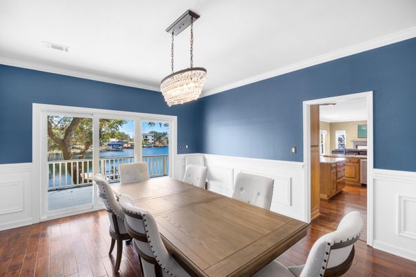 Chandelier, Dining room, Interior, Water, Wood Texture Flooring