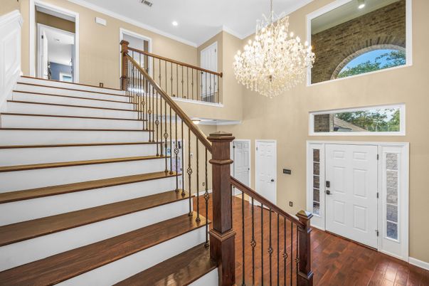 Chandelier, Interior, Recessed Lighting, Wood Texture Flooring