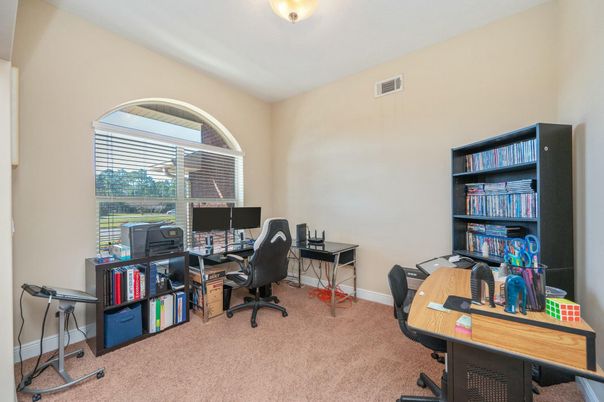Home Office, Interior