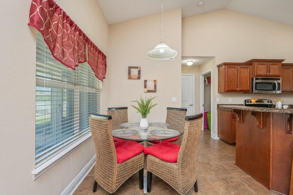 Dining room, Interior, Kitchen, Pendant Lights, Stainless Steel Appliances