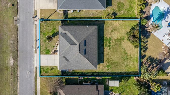 Exterior, Drone