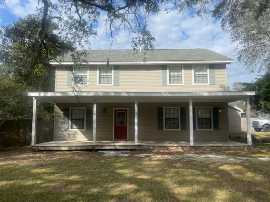 Exterior, Facade, American Foursquare