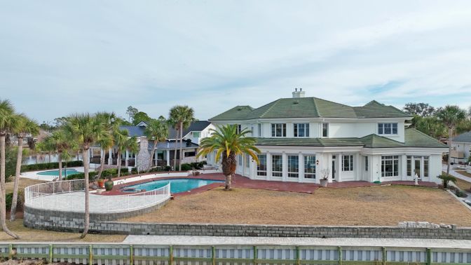 Exterior, Pool