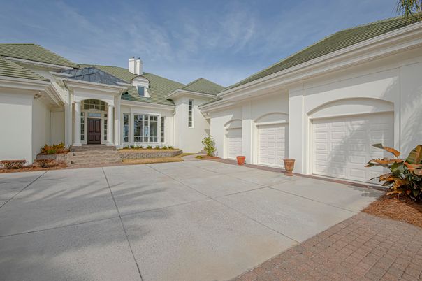 Attached, Exterior, Facade, Mediterranean