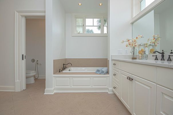 Bathroom, Interior, Recessed Lighting