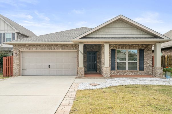 Attached, Exterior, Facade, Ranch
