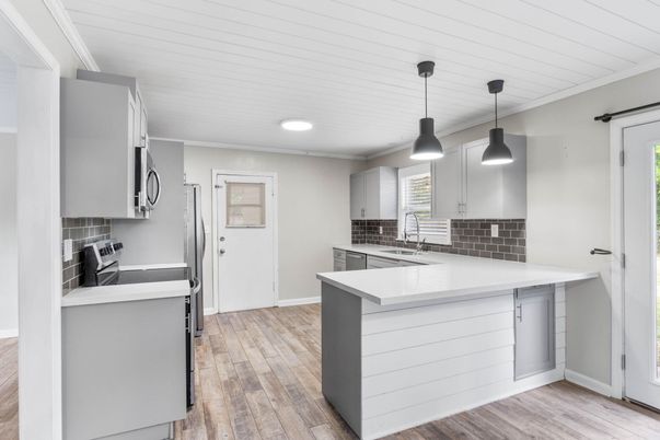 Interior, Kitchen, Pendant Lights, Recessed Lighting, Wood Texture Flooring