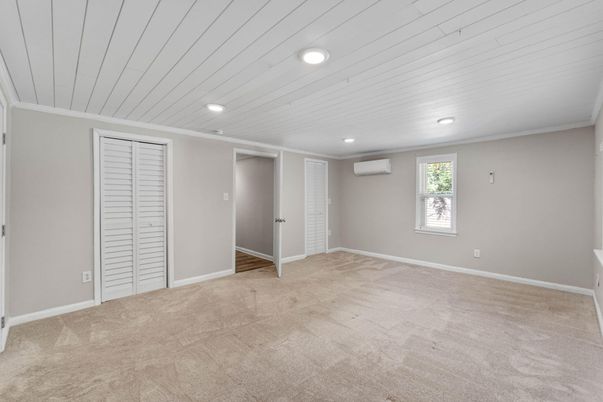 Empty room, Interior, Recessed Lighting