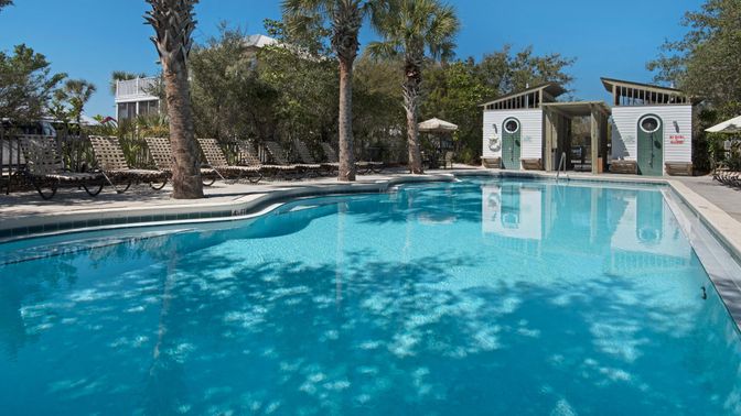 Exterior, Pool