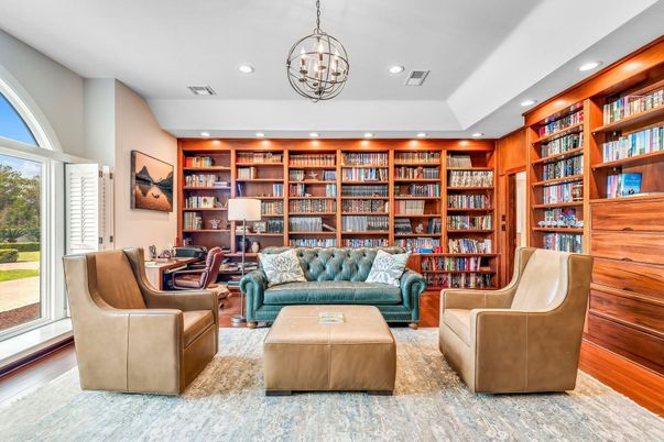 Interior, Living room, Pendant Lights, Recessed Lighting, Wood Texture Flooring