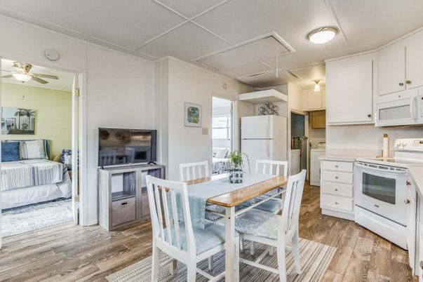 Bedroom, Dining room, Interior, Kitchen, Wood Texture Flooring