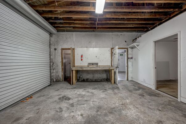 Empty room, Interior, Wooden Beams