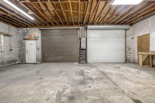 Garage, Interior, Wooden Beams