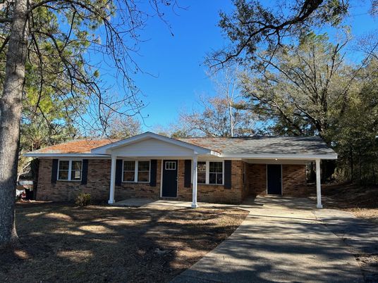 Exterior, Facade, Brick Facade, Ranch