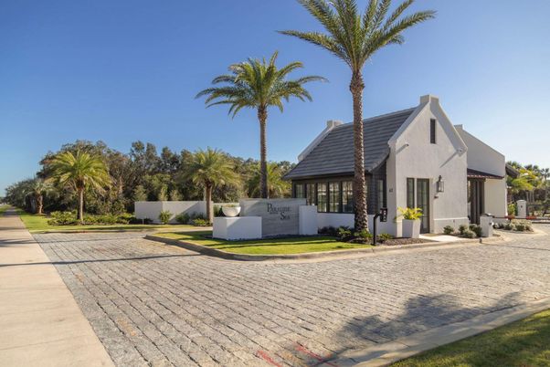 Exterior, Facade, Farmhouse