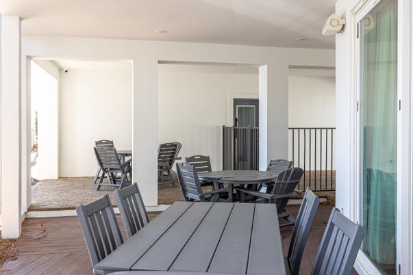 Dining room, Exterior