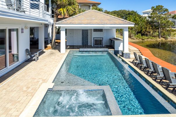 Exterior, Pool