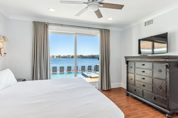Bedroom, Interior, Recessed Lighting, Water, Wood Texture Flooring