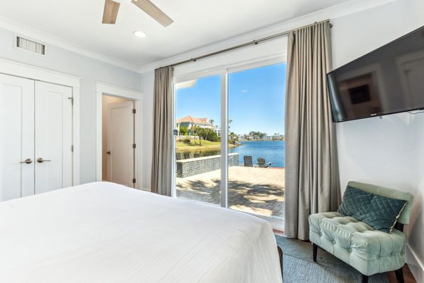 Bedroom, Interior, Recessed Lighting, Water