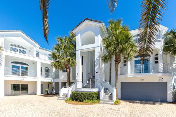 Attached, Exterior, Facade, Mediterranean