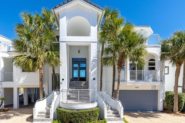 Attached, Exterior, Facade, Spanish Mediterranean
