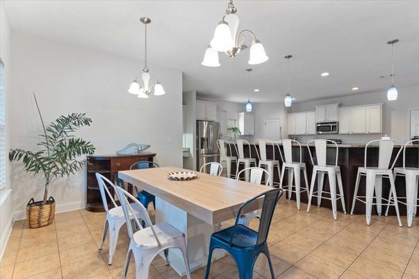 Dining room, Interior, Kitchen, Pendant Lights, Recessed Lighting, Stainless Steel Appliances