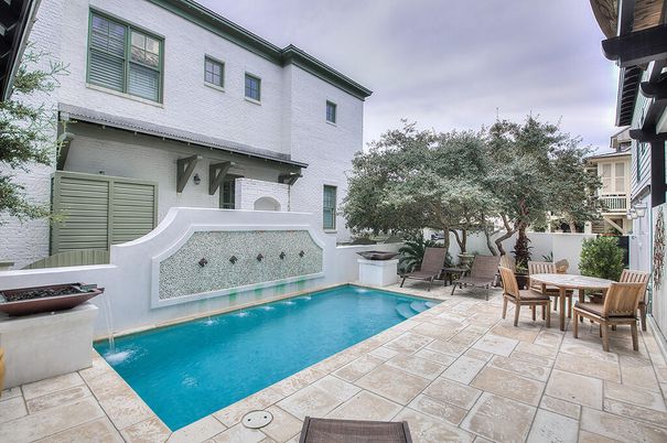 Exterior, Pool