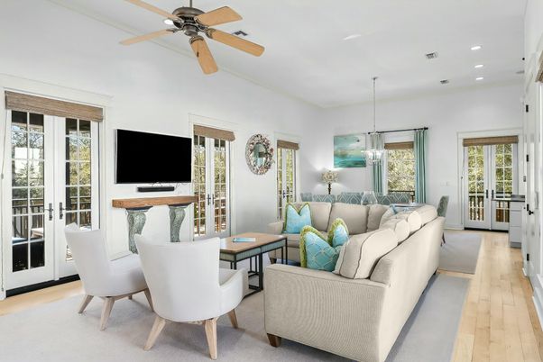 Interior, Living room, Pendant Lights, Recessed Lighting, Wood Texture Flooring