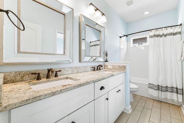 Bathroom, Dual Sink Vanities, Interior, Recessed Lighting