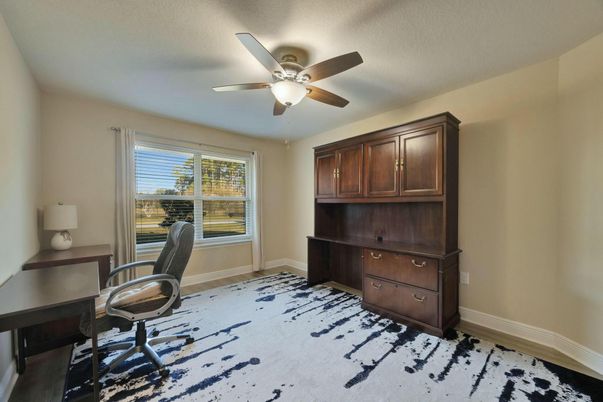 Home Office, Interior