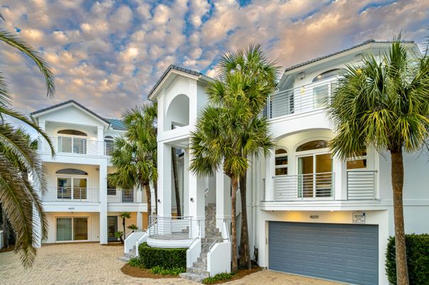 Attached, Exterior, Facade, Mediterranean