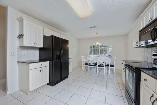Chandelier, Dining room, Interior, Kitchen