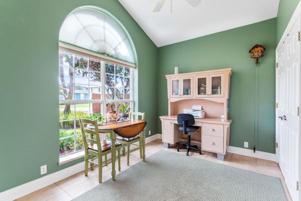 Home Office, Interior