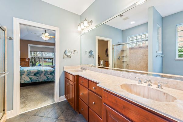 Bathroom, Dual Sink Vanities, Interior, Recessed Lighting
